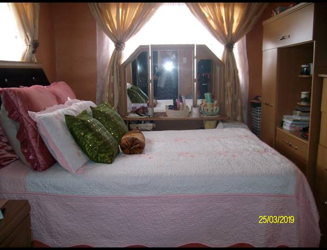 3 BEDROOM FREEHOLD FOR SALE IN MPOPHOMENI